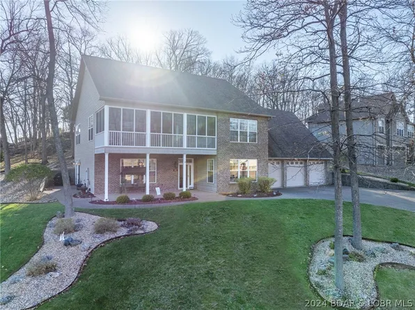 85 Beacon Hill Dr, Lake Ozark, MO 65049