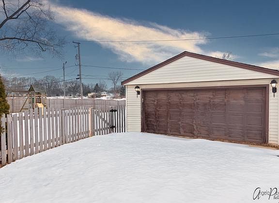 2nd image of 36319 N Grandwood Dr
