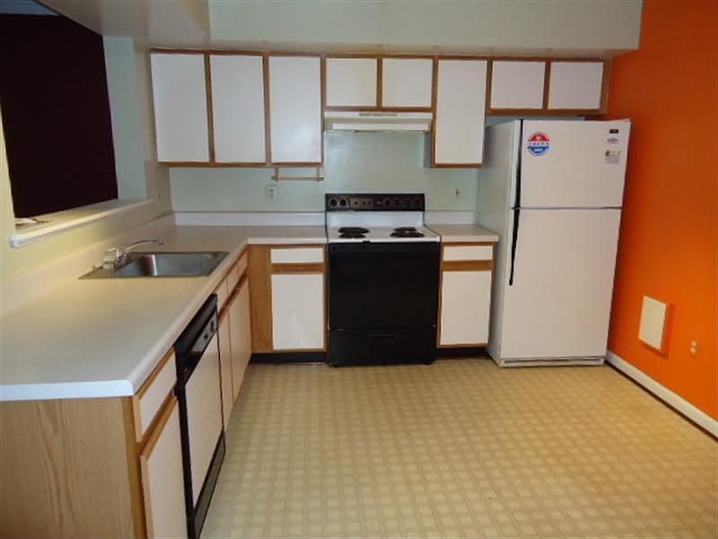 2nd image of 7928 Otter Cove Ct