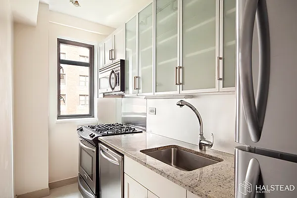 Rented by Halstead Real Estate | media 7
