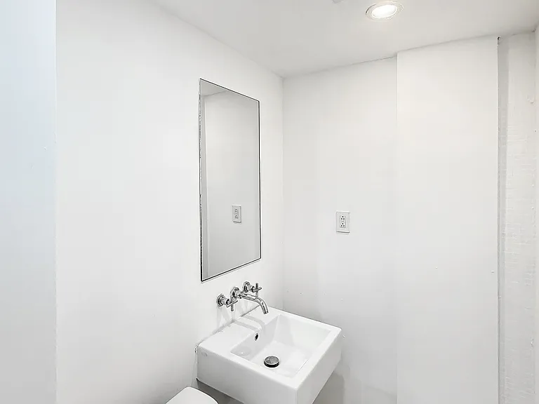 90 Clermont Ave #1L — Photo 14