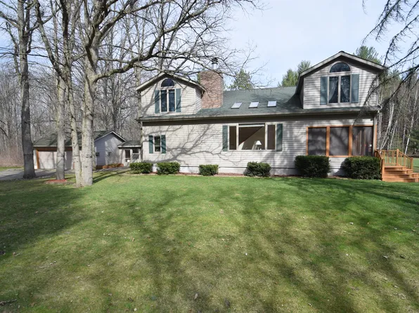 1726 N Neiner Rd, Sanford, MI 48657