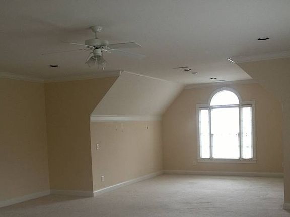 4th image of 821 Walden Dr
