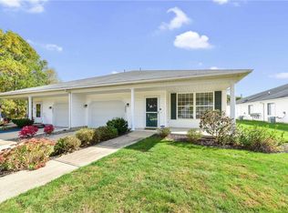 6865 Cottage Cir, North Ridgeville, OH 44039