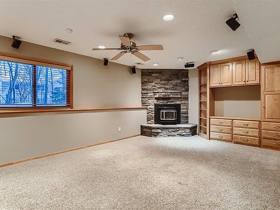 5th image of 5024 Marigold Ave N