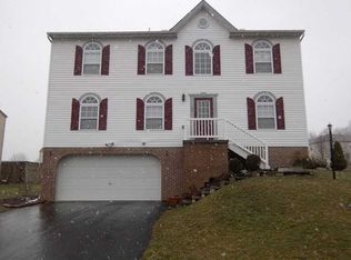 121 Carlye Dr, Cranberry Township, PA 16066