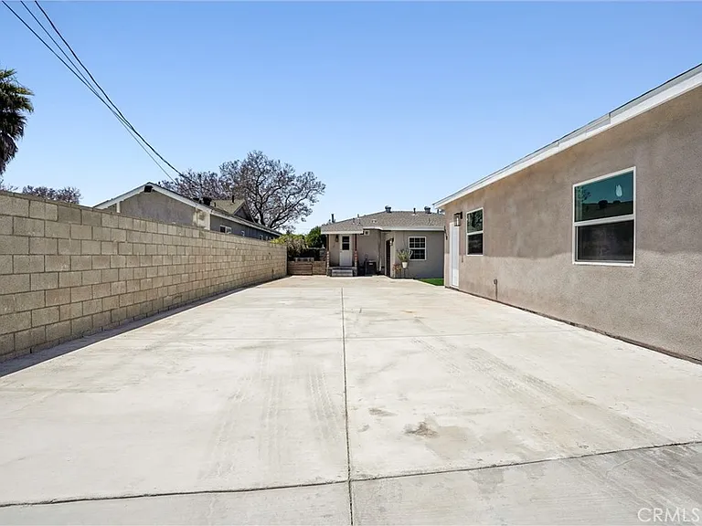 3816 S Victoria Ave — Photo 34