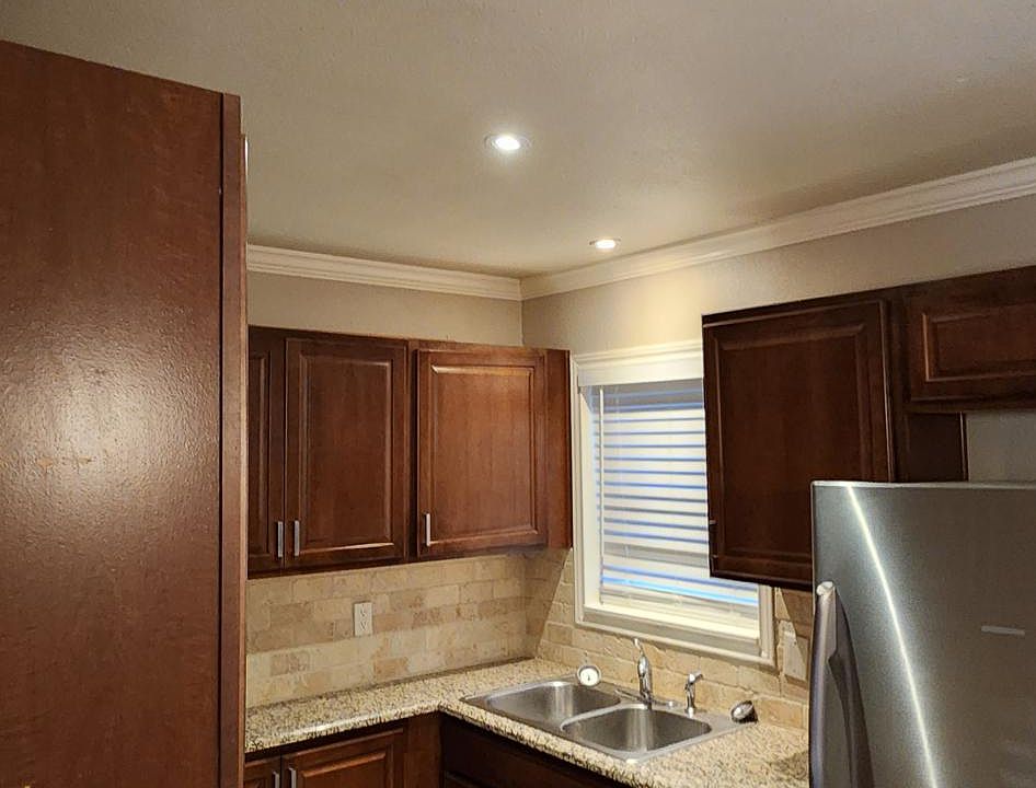 1st image of 808 W 2nd Ave #2