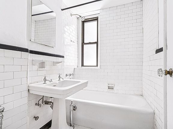 5th image of 130 W 16th St APT 3