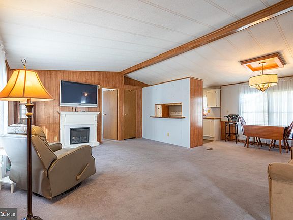 4th image of 225 Cherrywood Ct