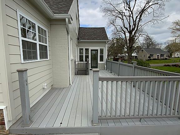 3rd image of 404 Murrell St