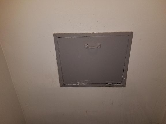 4th image of 5130 White Oak Ave #322