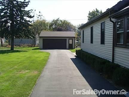 3rd image of 321 Mary Ave