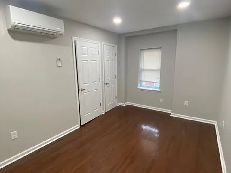 1435 Cambridge St — Photo 3