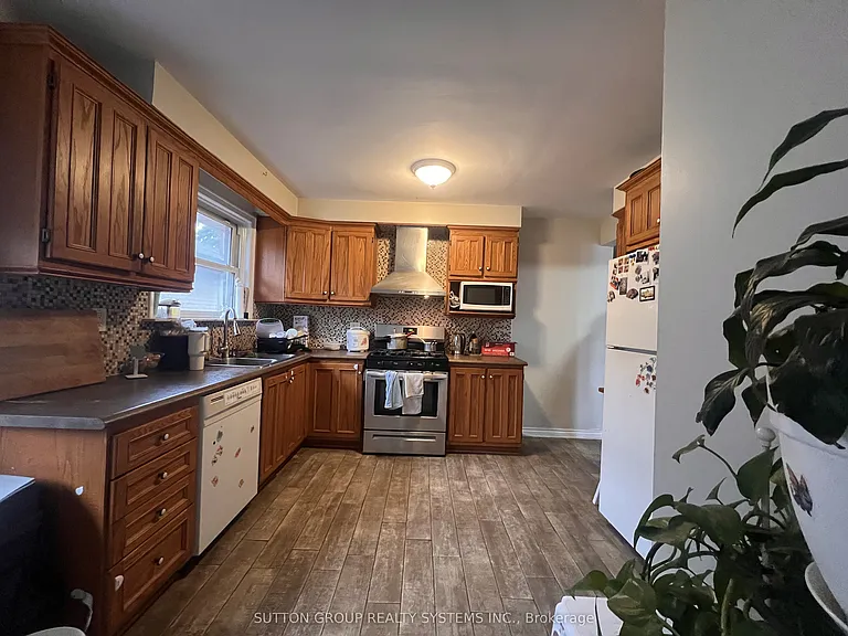 36 Odessa Ave #MAIN FLOOR — Photo 5