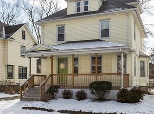 45 Larkspur St, Springfield, MA 01108