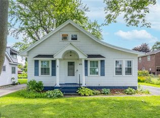 434 Crossfield Rd, Rochester, NY 14609