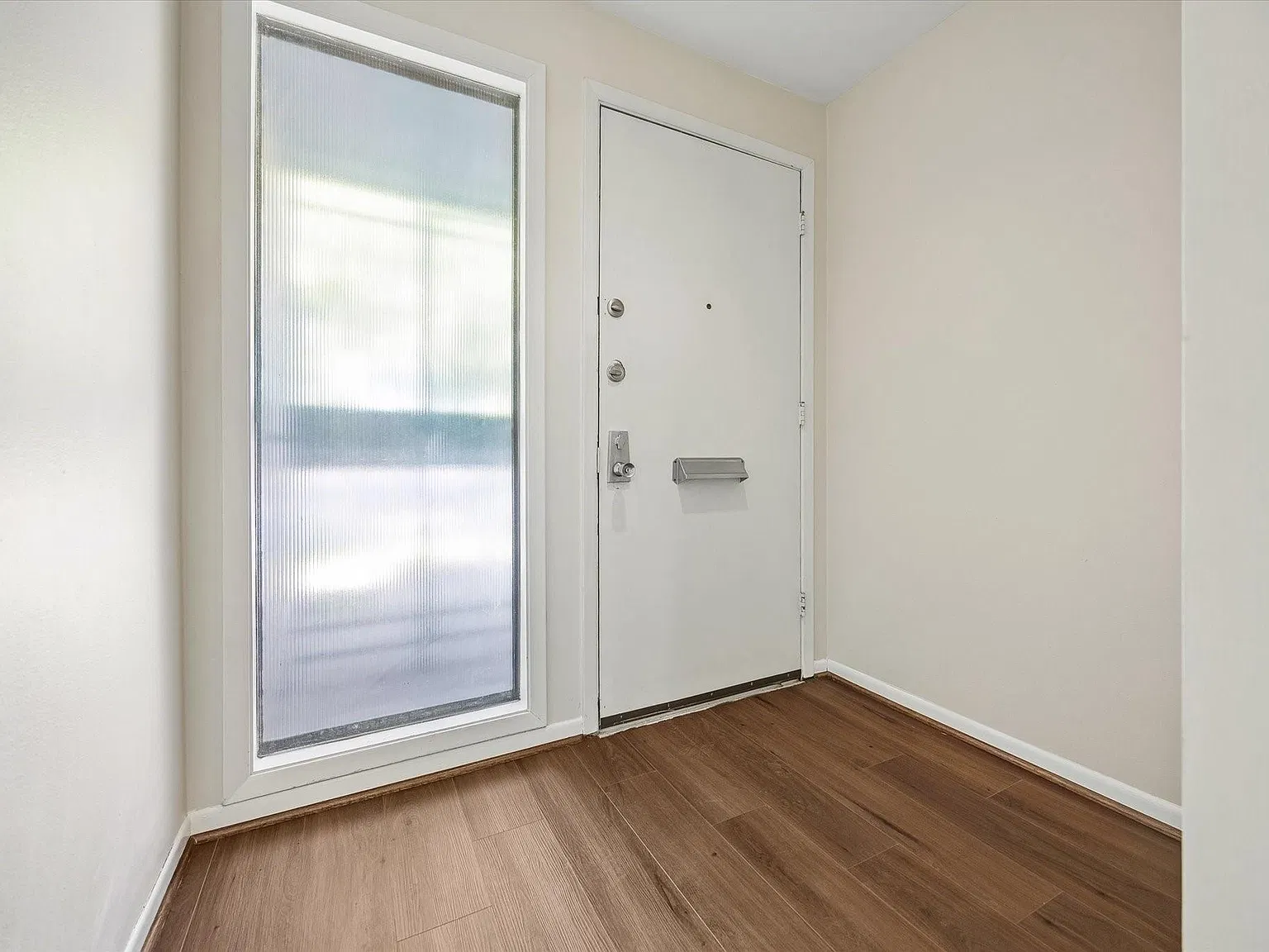 3 bed, 2.5 bath, 1851 sqft, $2,750 — Photo 2