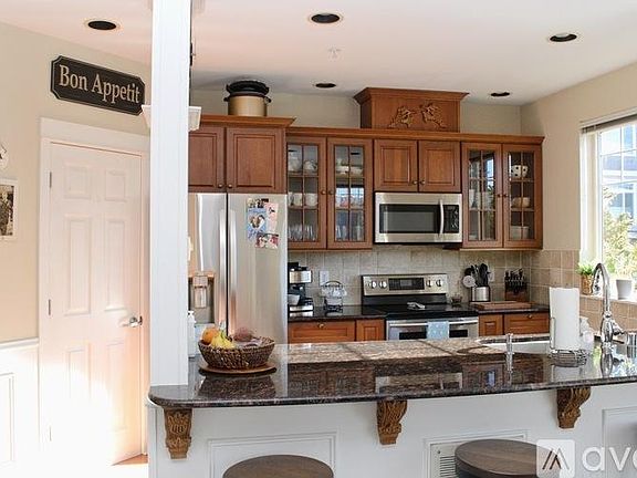 5th image of 3500 E Lake Sammamish Pkwy SE Unit 6102