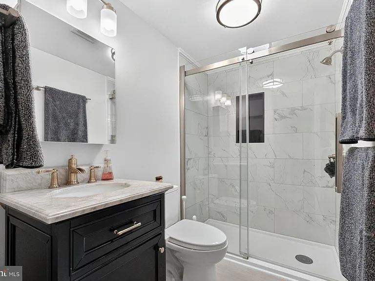 1611 Clarkson St — Photo 11