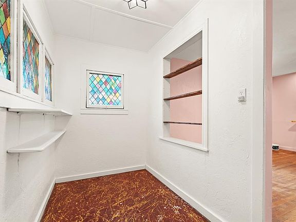 5th image of 415 S Carter Ave