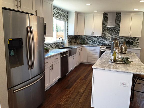 3rd image of 1520 Bird Ave