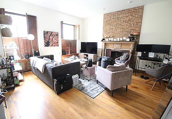 3rd image of 3 W 87th St APT 4C