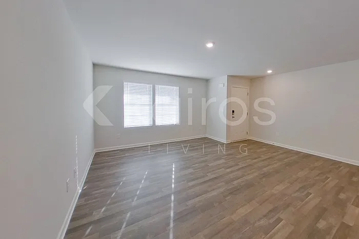 405 Bohannon Dr — Photo 3