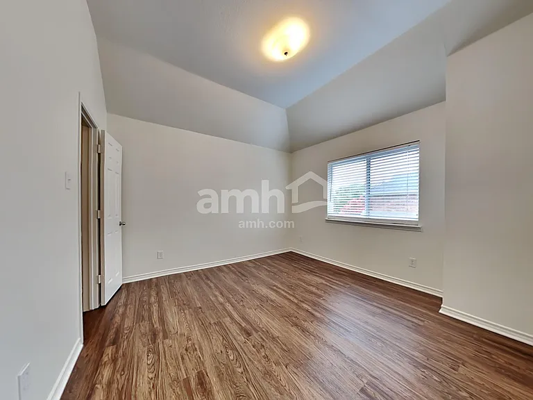 7808 Riverwalk Trl — Photo 16