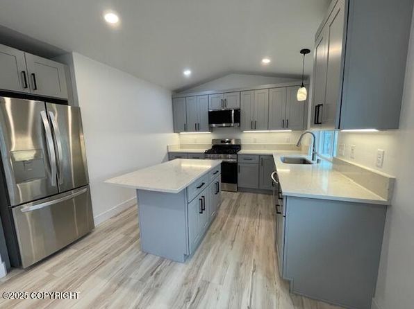 2033 E Chickaloon Rd, Wasilla, AK 99654