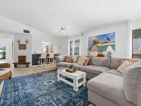 4th image of 6609 SE Yorktown Drive