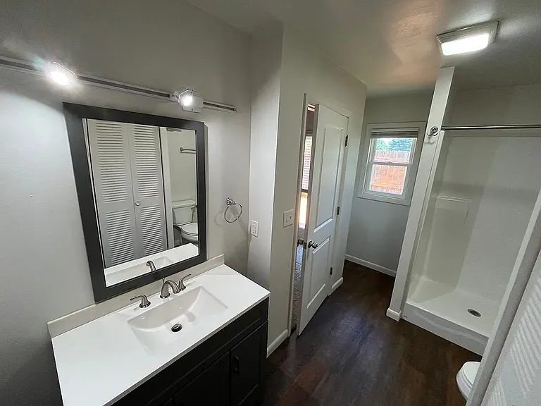 3512 N Kingsley Dr — Photo 6