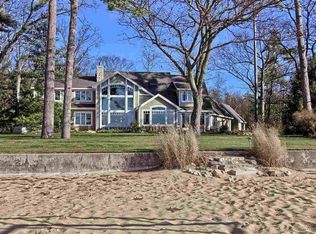 2916 Neahtawanta Rd, Traverse City, MI 49686