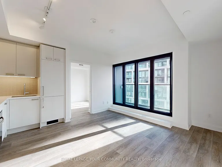 20 Soudan Ave #2504 — Photo 5