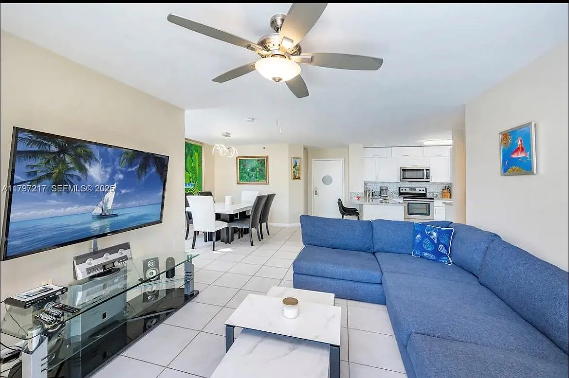 2 bed, 1100 sqft, $4,500 — Photo 1