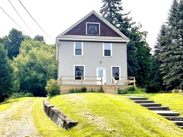 63 Cedar St, Malone, NY 12953