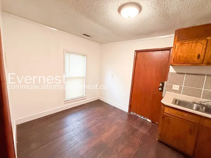 1233 Elm Ave #A — Photo 3