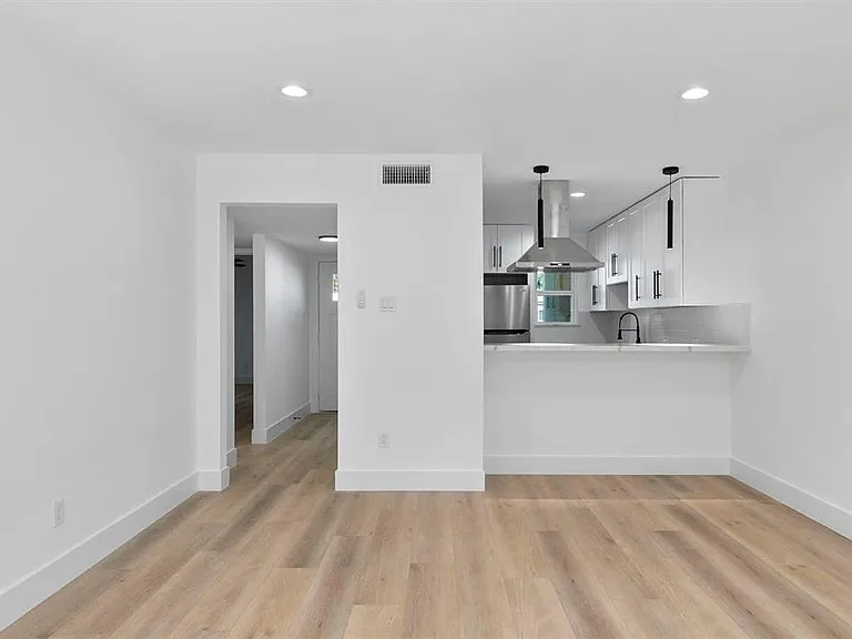 1514 Wirt Rd #4 — Photo 7