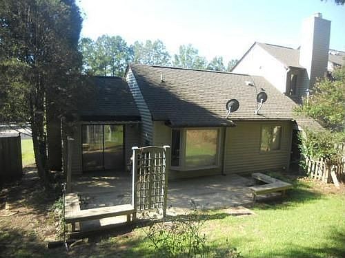 4th image of 4910 Pine Cone Dr