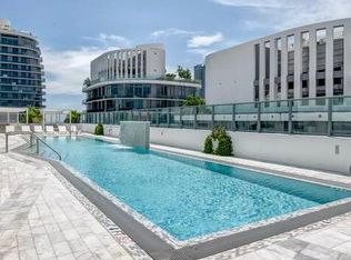 81 SW 8th St, Miami, FL 33130