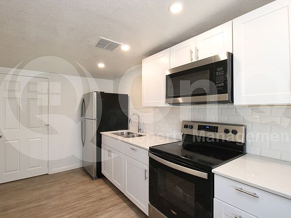 4th image of 231 S 1st St APT B