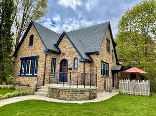 716 S 6th Ave, West Bend, WI 53095