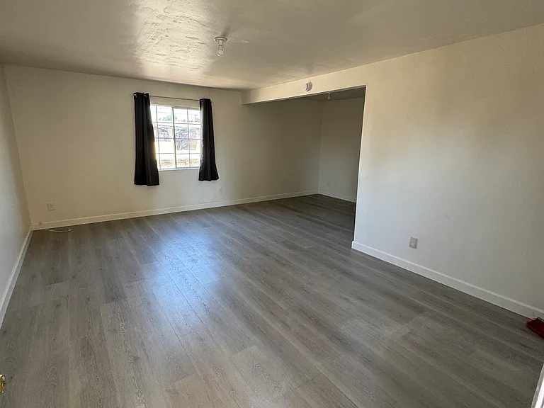 713 Karesh Ave — Photo 6