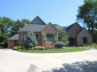 9521 Nawassa Dr, Midwest City, OK 73130