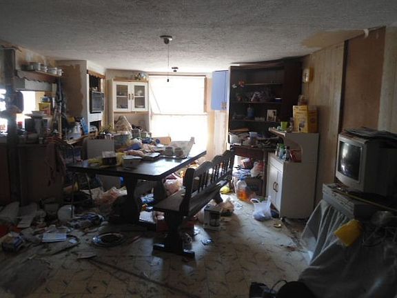 5th image of 3490 Elmwood Ave NE