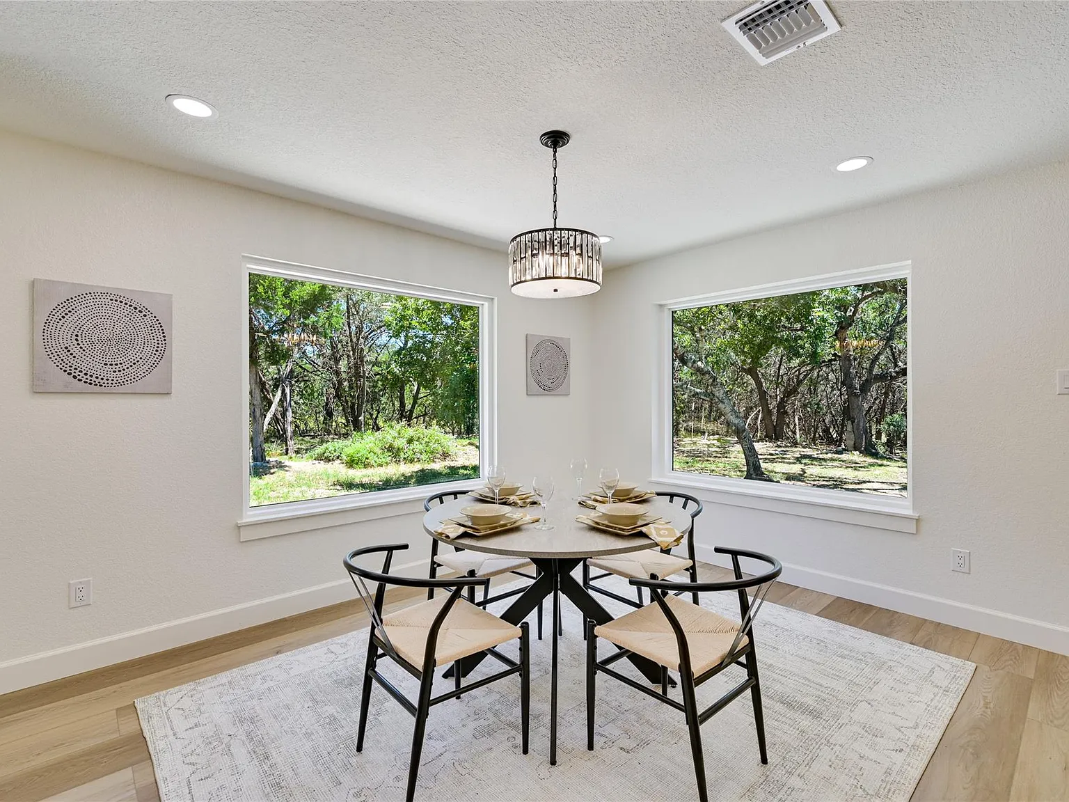 3 bed, 2.0 bath, 1804 sqft, $3,000 — Photo 4