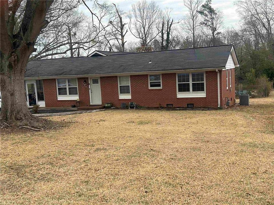 2nd image of 1406 Canterbury Rd