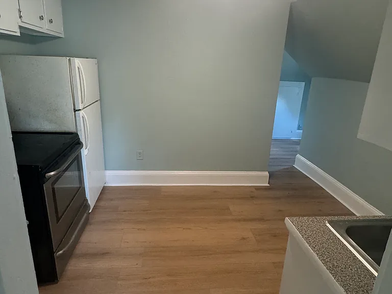 638 N Main St #4 — Photo 2