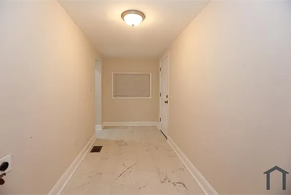 5425 Stewart St — Photo 9