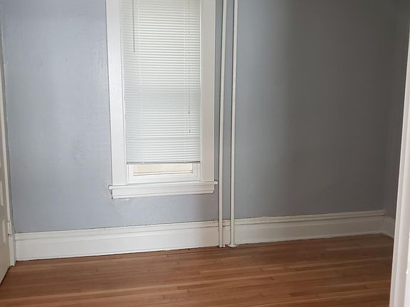 3rd image of 710 Cook Ave E #2